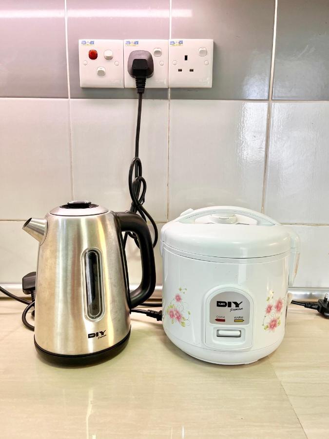Tropika Homestay Bangi With 3 Bedrooms Kajang Dış mekan fotoğraf